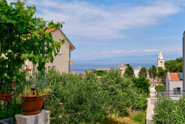 Apartment Lara 5 family accommodation near the center and the beach, Mali Lošinj