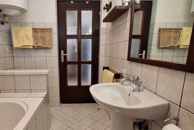 Apartment Lejla 1, romantic terrace for 4-5 people, Mali Lošinj