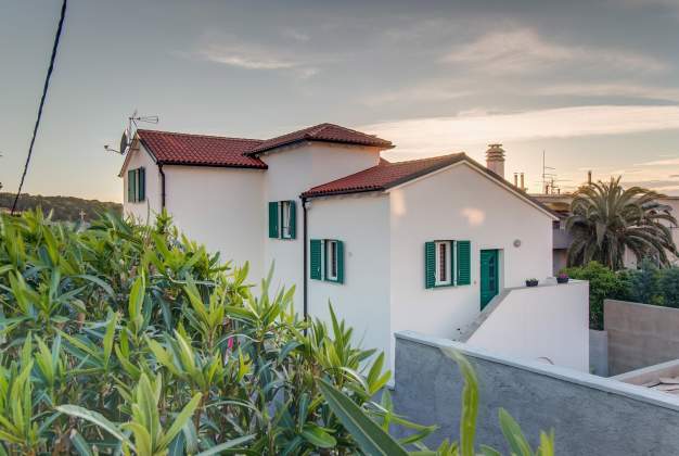 Apartment Leon 1 modern choice for 2 to 4 people in Kadin, Mali Lošinj