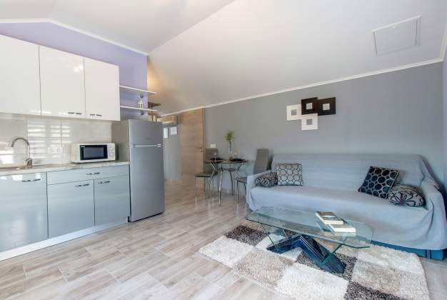 Apartment Leon 1 modern choice for 2 to 4 people in Kadin, Mali Lošinj