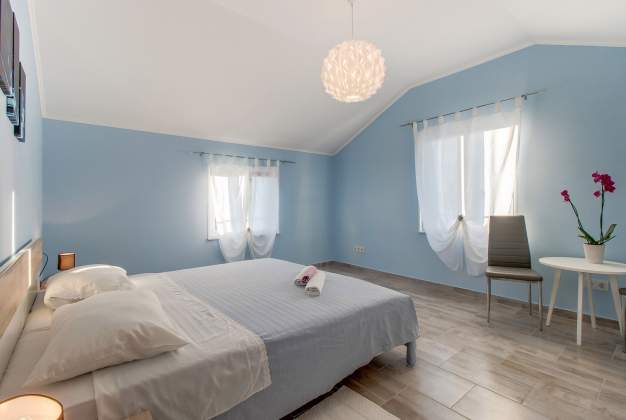 Apartment Leon 1 modern choice for 2 to 4 people in Kadin, Mali Lošinj