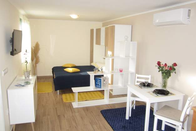 Apartment Leon 2 a perfect vacation for two in Mali Lošinj