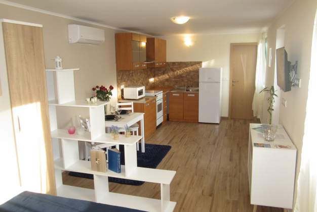 Apartment Leon 2 a perfect vacation for two in Mali Lošinj
