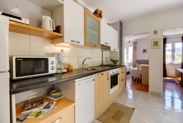 Apartmaji  Lily 2 -Družinam prijazen apartma blizu morja in centra Malega Lošinja
