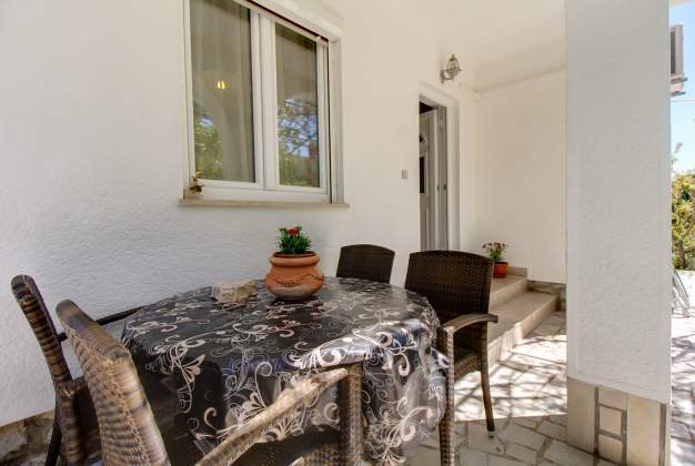 Apartmaji  Lily 2 -Družinam prijazen apartma blizu morja in centra Malega Lošinja