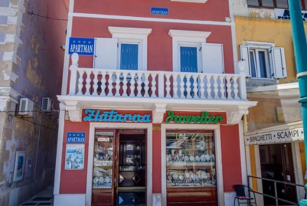 Ferienwohnungen Lisa 1 -  ein elegantes Apartment mit Blick auf den Hafen, Mali Losinj, Kroatien.