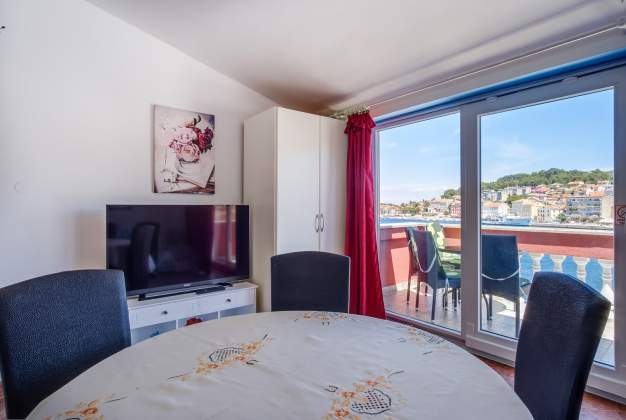 Apartmaji  Lisa 1 - elegantno stanovanje z razgledom na pristanišče, Mali Lošinj, Hrvaška.