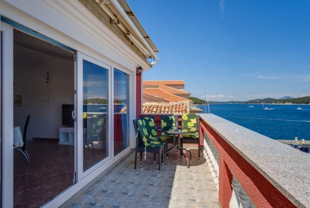 Ferienwohnungen Lisa 1 -  ein elegantes Apartment mit Blick auf den Hafen, Mali Losinj, Kroatien.