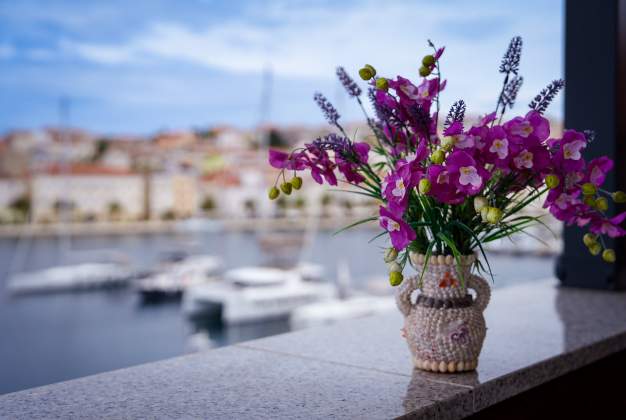 Ferienwohnungen Lisa 2 - mit einem attraktiven Blick auf den Hafen und das Meer Mali Losinj, Kroatia – 18