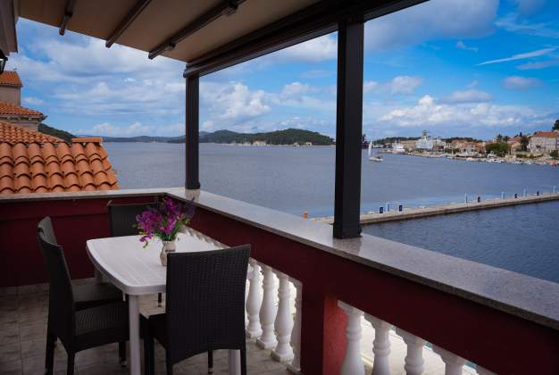 Ferienwohnungen Lisa 2 - mit einem attraktiven Blick auf den Hafen und das Meer Mali Losinj, Kroatia – 19
