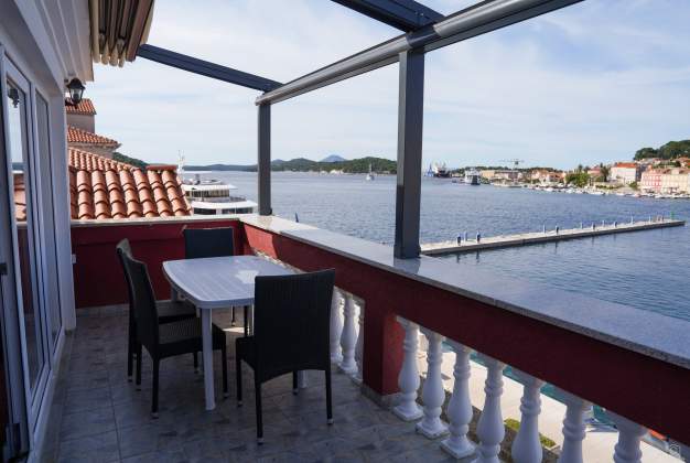 Ferienwohnungen Lisa 2 - mit einem attraktiven Blick auf den Hafen und das Meer Mali Losinj, Kroatia – 20