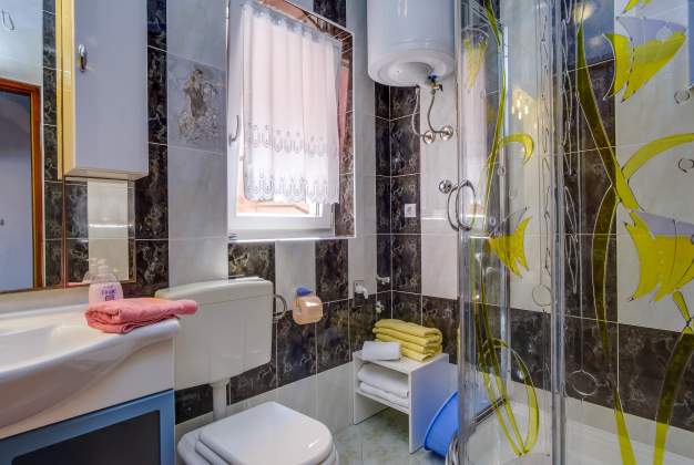 Apartment Lisa 2 - with an attractive view of the harbor and the sea, Mali Lošinj, Croatia. – 12