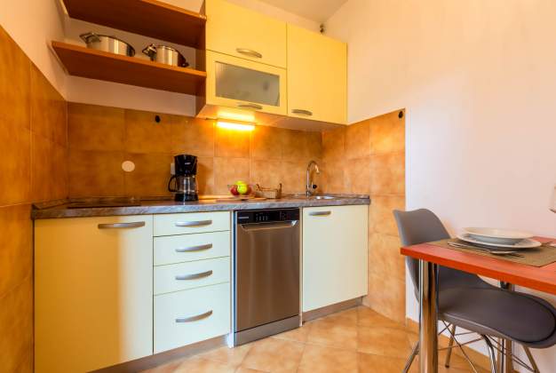 Apartment Adria 2 for 2 people, close to the beach and center, Mali Losinj – 3