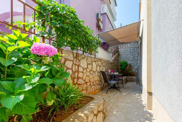Apartment Adria 2 for 2 people, close to the beach and center, Mali Losinj – 12