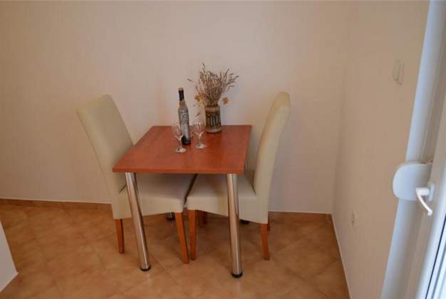 Apartman Adria 2 for 2 people, close to the beach and center, Mali Losinj
