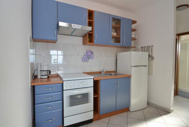 Apartment Luana 2 steps from Valdarke beach for three people, Mali Lošinj