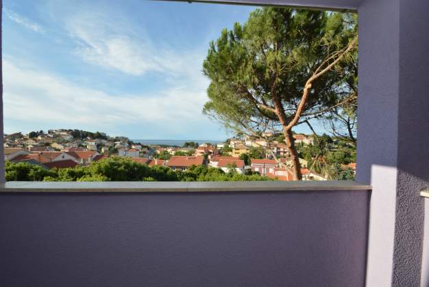 Apartment Luana 2 steps from Valdarke beach for three people, Mali Lošinj