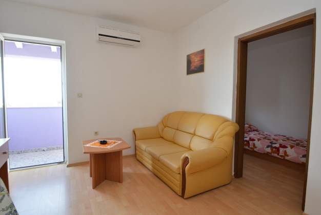 Apartment Luana 2 steps from Valdarke beach for three people, Mali Lošinj