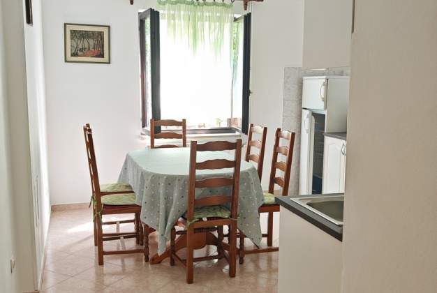 Apartment Luciana 2 accommodation for 4 people near the beach and the center, Mali Lošinj