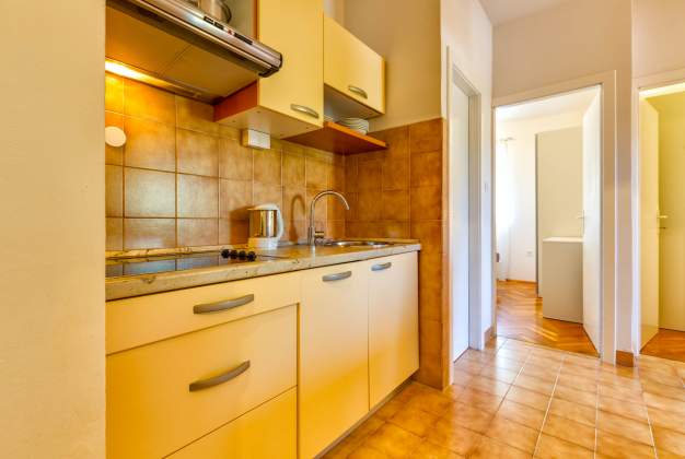 Apartment Adria 3 – Comfort and Relaxation by the Beach, Mali Losinj – 8