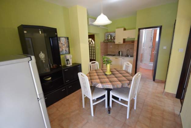 Apartment Adria 3 – Comfort and Relaxation by the Beach, Mali Losinj