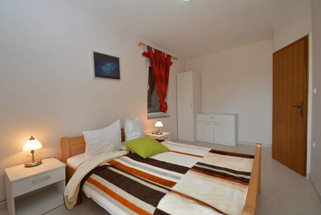 Apartment Ljiljana 1 accommodation for 2-3 people in Punta Križa, Cres