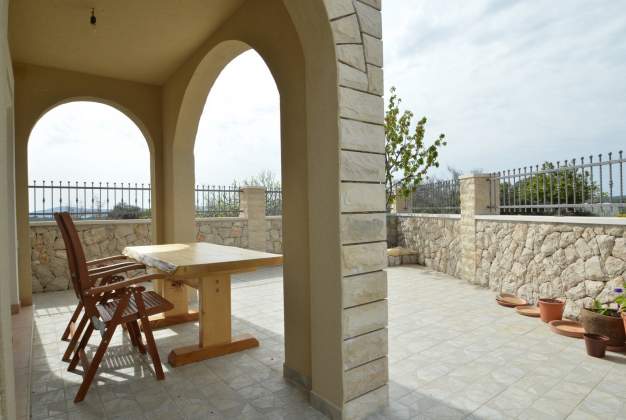 Apartment Ljiljana 1 accommodation for 2-3 people in Punta Križa, Cres