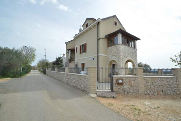 Apartment Ljiljana 2 terraces and rural peace for 4 people, Punta Križa, Cres