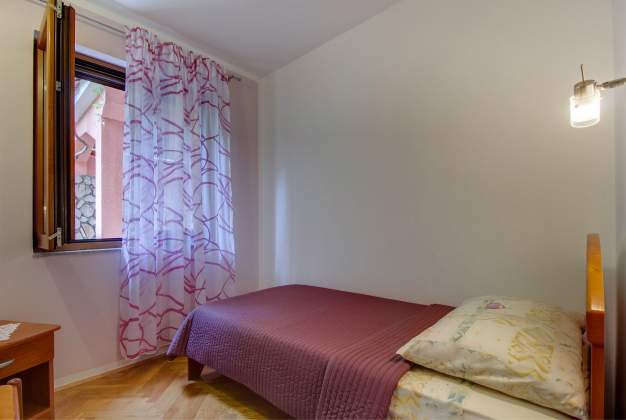 Apartment Melisa 1 surrounded by Mediterranean garden on the ground floor by 3 persons, Mali Lošinj.