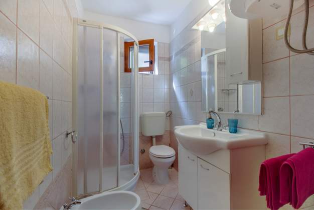 Apartment Melisa 1 surrounded by Mediterranean garden on the ground floor by 3 persons, Mali Lošinj.