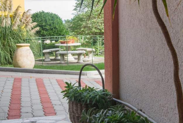 Apartment Melisa 1 surrounded by garden on the ground floor by 3 persons, Mali Lošinj.