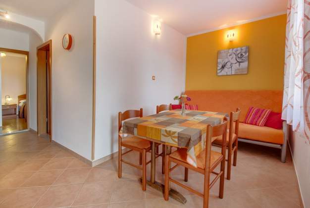 Apartment Melisa 1 surrounded by Mediterranean garden on the ground floor by 3 persons, Mali Lošinj.