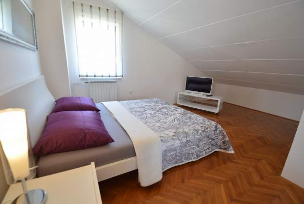 Apartment Milica 2 comfortable accommodation near the sea, Mali Lošinj