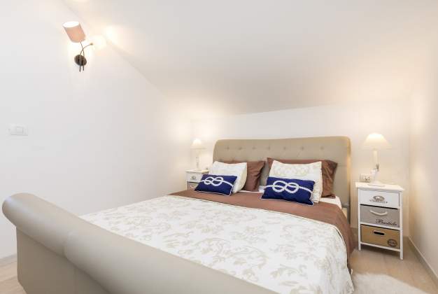 Apartman Navy 1 – Udoban smještaj 450m od plaže, Mali Lošinj