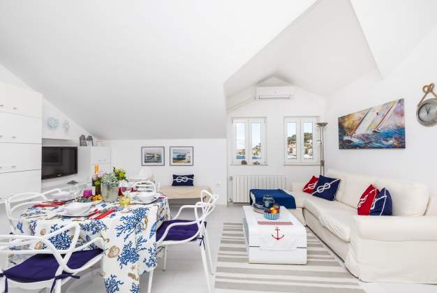 Apartman Navy 1 – Udoban smještaj 450m od plaže, Mali Lošinj