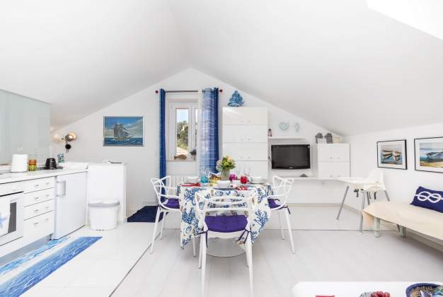 Apartman Navy 1 – Udoban smještaj 450m od plaže, Mali Lošinj