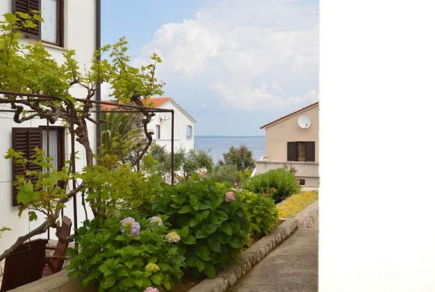 Apartment Neda 2 - simple and relaxing vacation for 2 people Mali Losinj