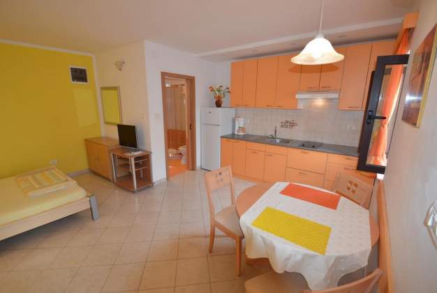 Apartment Neda 2 - simple and relaxing vacation for 2 people Mali Losinj