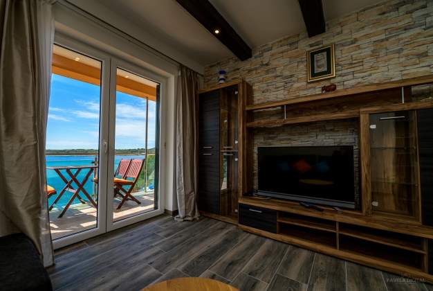 Apartment Kamelia sea view, for 3 people in Poljana, Mali Lošinj