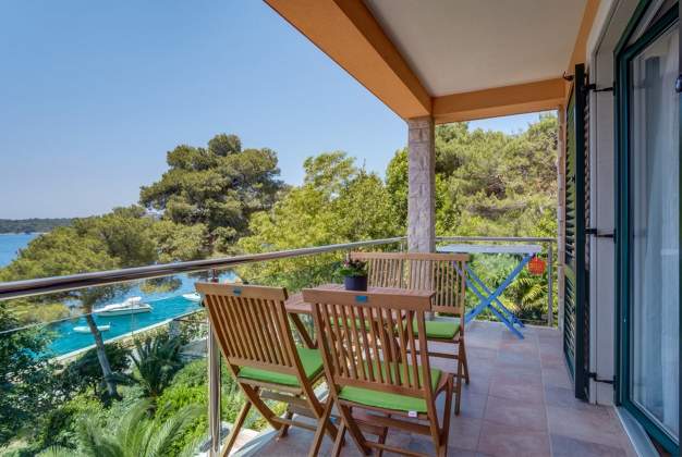 Apartment Lavanda with a view for three people in Poljana, Mali Lošinj
