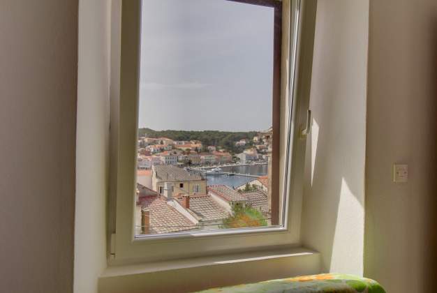 Apartment Nevia 1 charming accommodation in the old town, Mali Lošinj