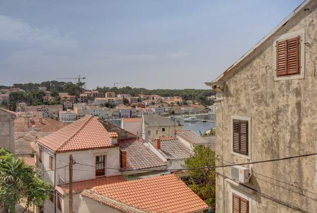 Apartment Nevia 1 charming accommodation in the old town, Mali Lošinj