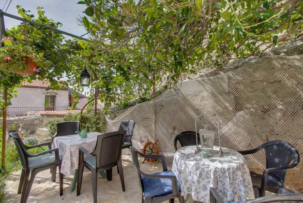 Apartment Nevia 1 charming accommodation in the old town, Mali Lošinj