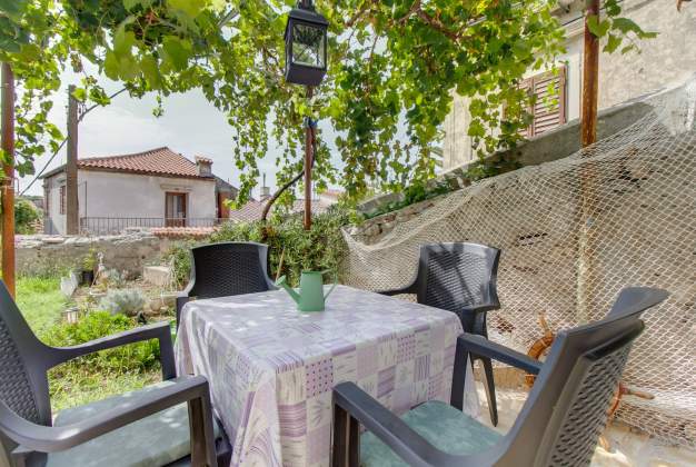 Apartment Nevia 1 charming accommodation in the old town, Mali Lošinj