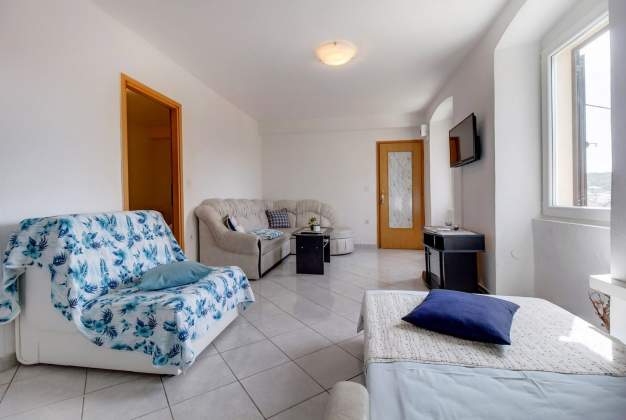 Apartment Nevia 2 accommodation for 4 people in the center of Mali Lošinj
