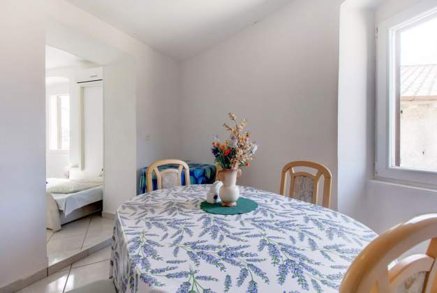 Apartment Nevia 2 accommodation for 4 people in the center of Mali Lošinj