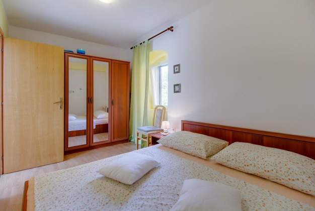 Apartment Nevia 2 accommodation for 4 people in the center of Mali Lošinj