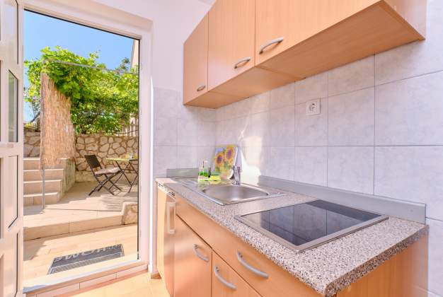 Apartment Nika 1, quiet stay by the sea for couples in Mali Lošinj