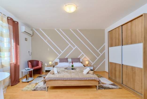 Apartment Nika 1, quiet stay by the sea for couples in Mali Lošinj