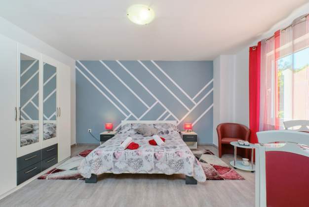 Apartment Nika 2, peaceful stay just steps from the sea in Mali Lošinj